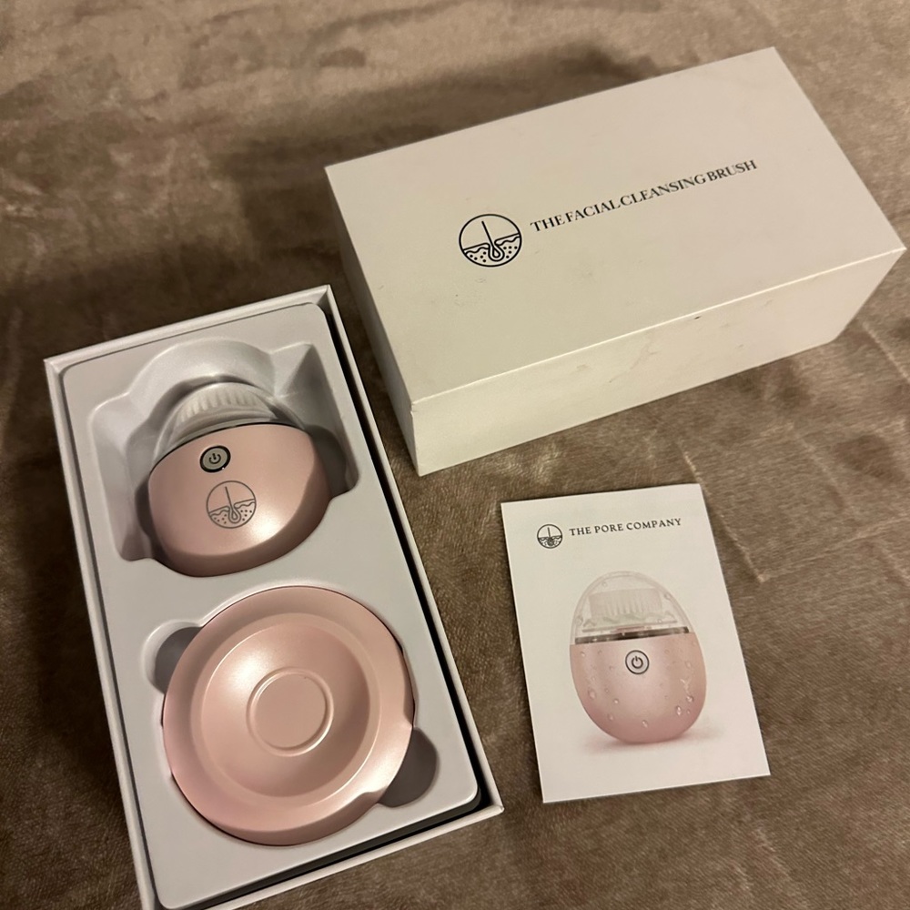 The Pore Company Facial Cleansing brush
